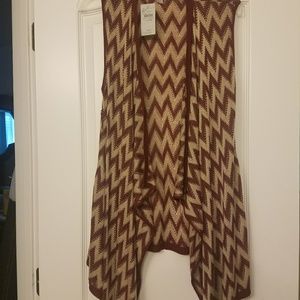 Chevron print burgundy/beige cardigan